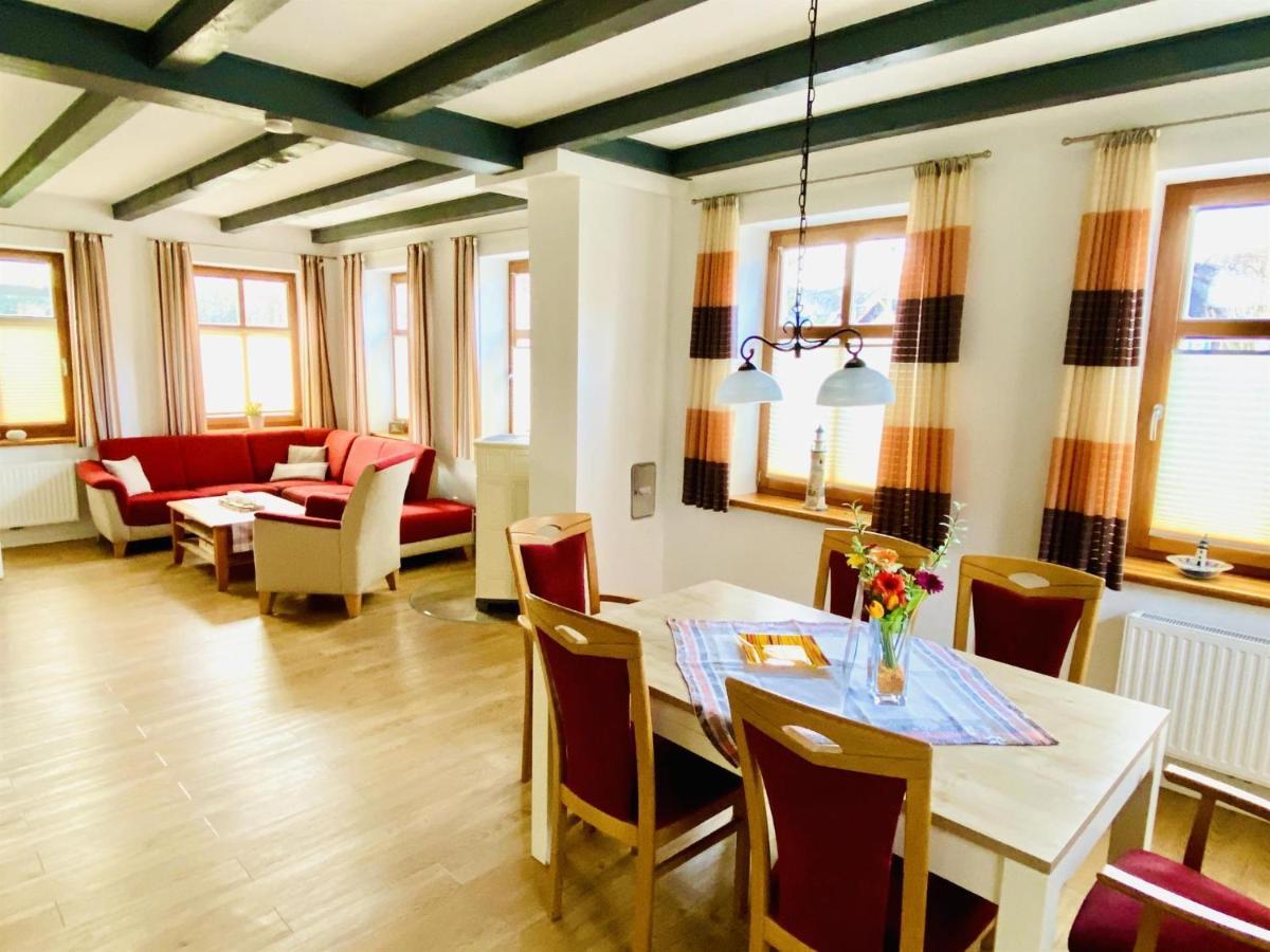 Oltmanns Ferienhaus Bummert Am Hafen Greetsiel Luaran gambar